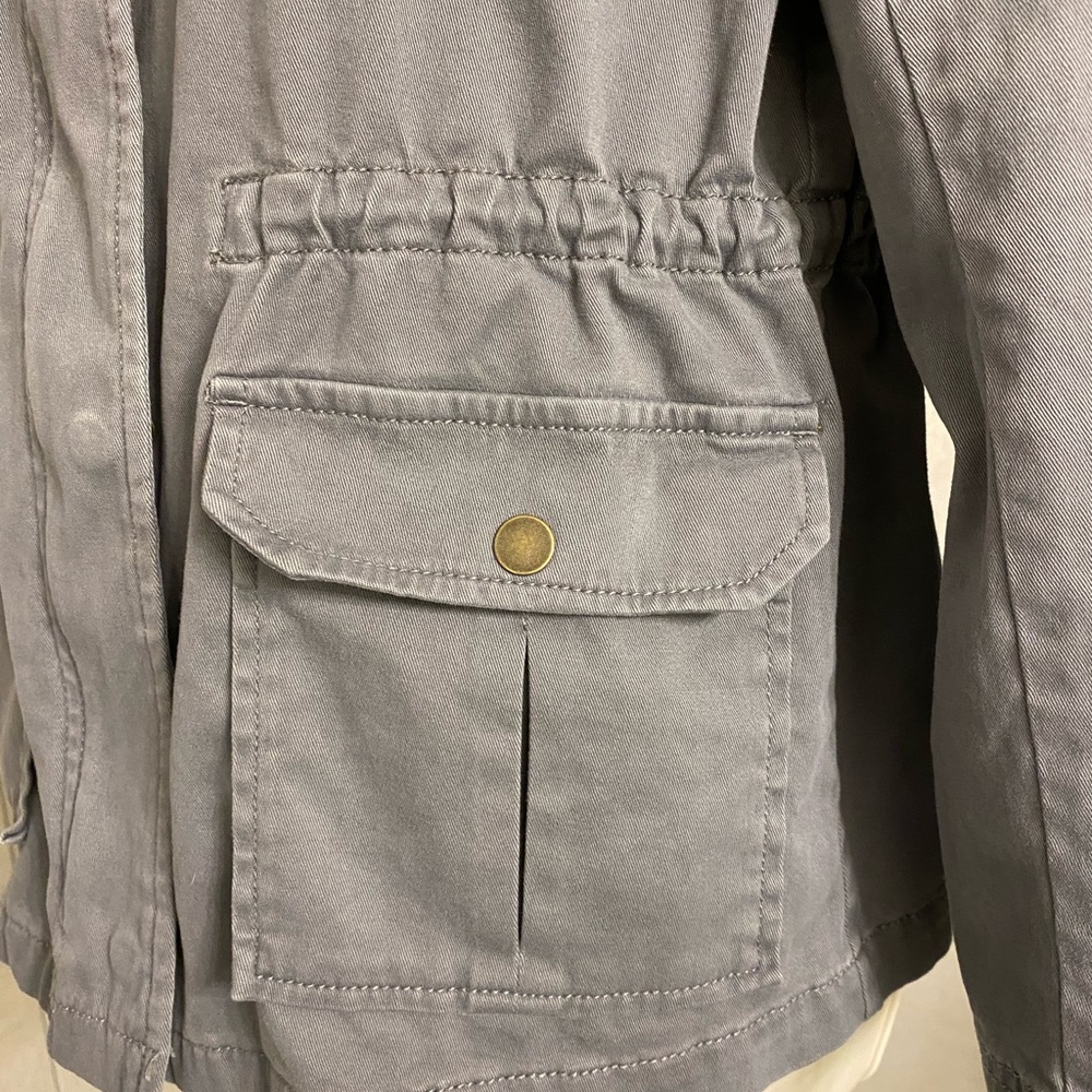 🎉HP🎉 EUC Ann Taylor Loft grey lightweight jacket w/adjustable waist, size MP - Picture 4 of 7